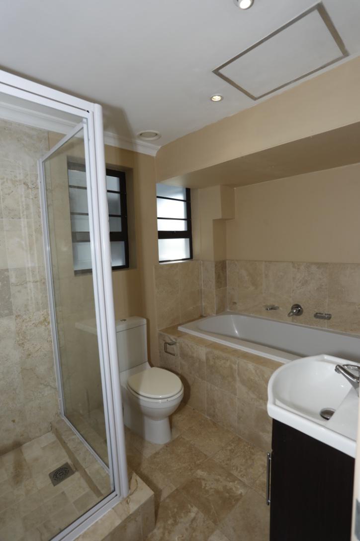 To Let 1 Bedroom Property for Rent in Sea Point Western Cape